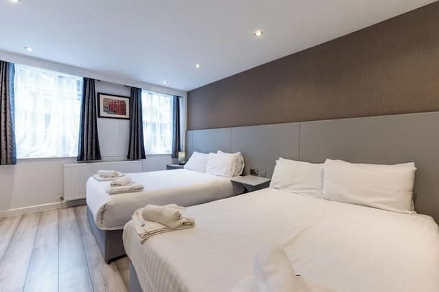 Belmont Hotel-Luxury Quadruple Room, Ensuite-6