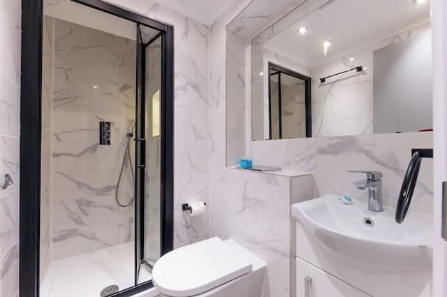 Belmont Hotel-Luxury Double Room, Ensuite (Small)-5