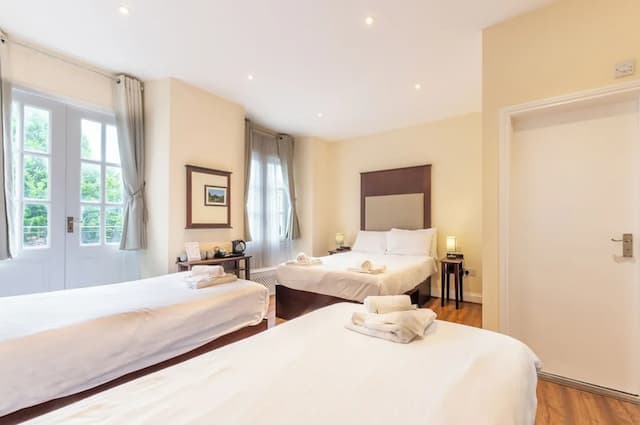 Belmont Hotel-Deluxe Quadruple Room, Balcony-3