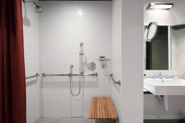 The Robey, Chicago, a Member of Design Hotels-Standard Room, 1 King Bed, Accessible-9
