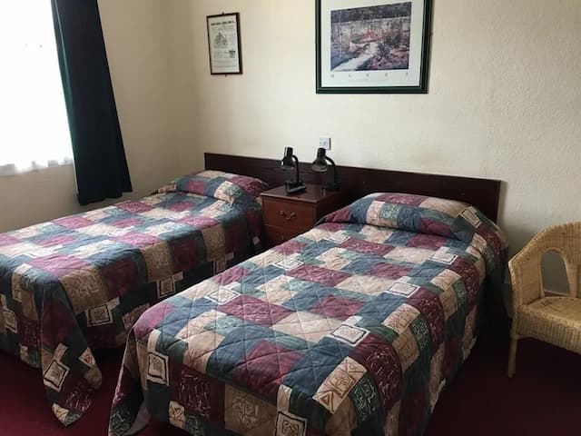 The Bridge Inn-Twin Room, Shared Bathroom-1