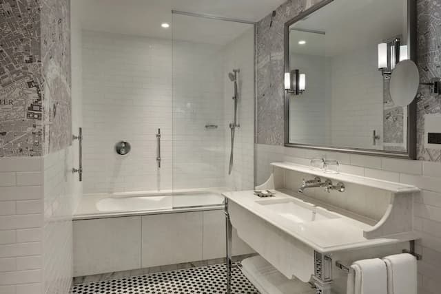 London Marriott Hotel County Hall-Executive Room, 1 King Bed-5