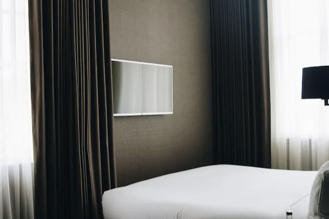 Camden Enterprise Hotel & Pub-Deluxe Double Room-5