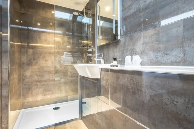 Camden Enterprise Hotel & Pub-Deluxe Double or Twin Room-10