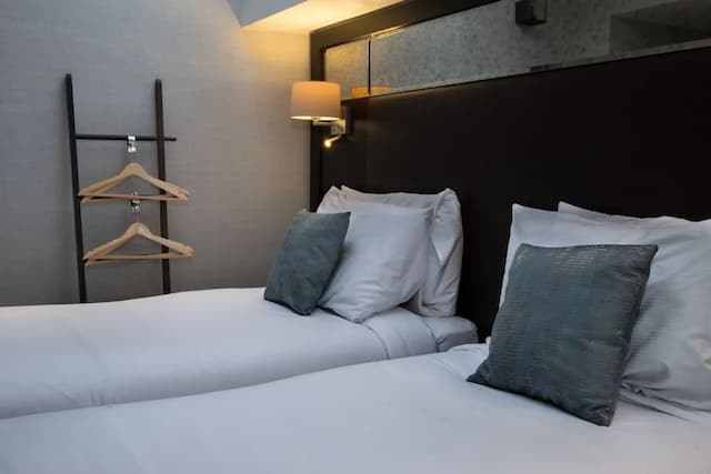 Camden Enterprise Hotel & Pub-Deluxe Double or Twin Room-1