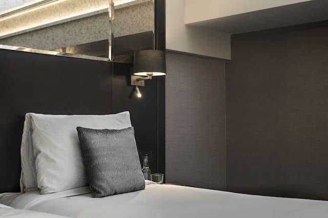 Camden Enterprise Hotel & Pub-Superior Studio, 1 Queen Bed with Sofa bed-3