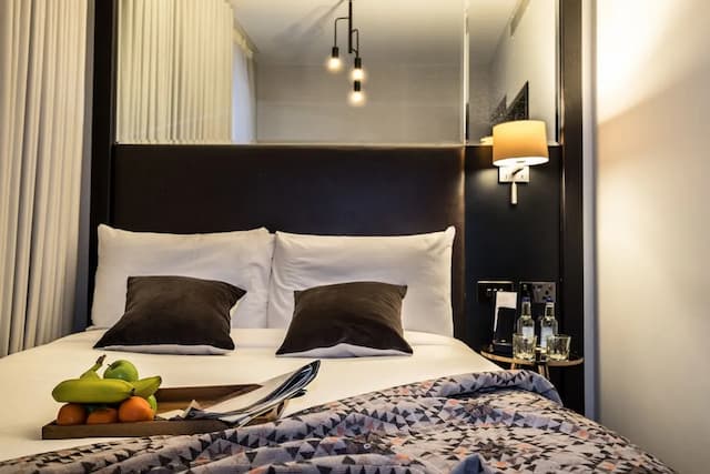 Camden Enterprise Hotel & Pub-Small Double-1