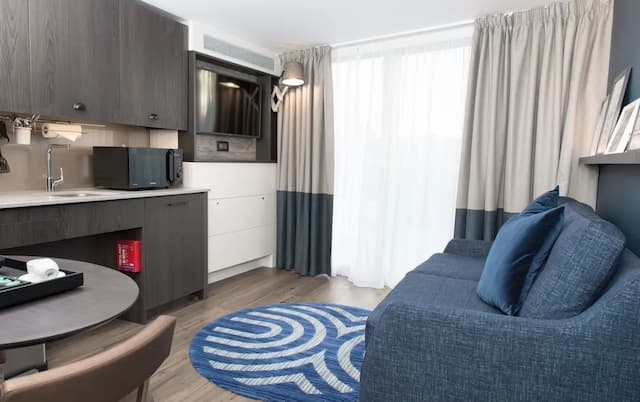 Residence Inn by Marriott London Tower Bridge-Accessible Suite for the accessible (disabled) studio suite-10