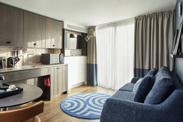 Residence Inn by Marriott London Tower Bridge-Accessible Suite for the accessible (disabled) studio suite-1