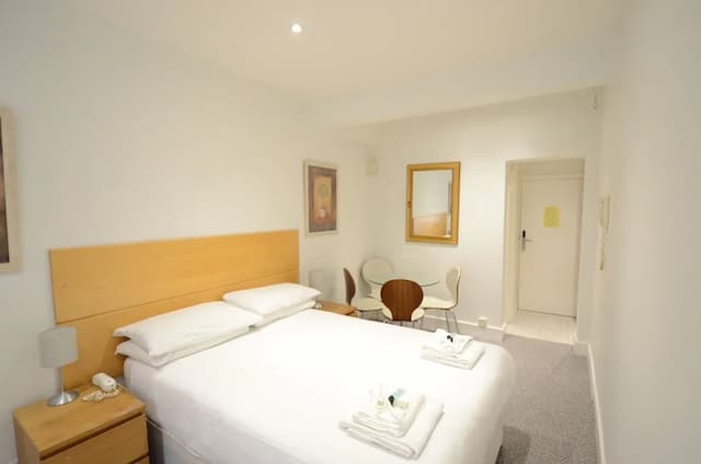 Amber Residence Hotel-Studio, Ensuite (Double Lower Floor)-15