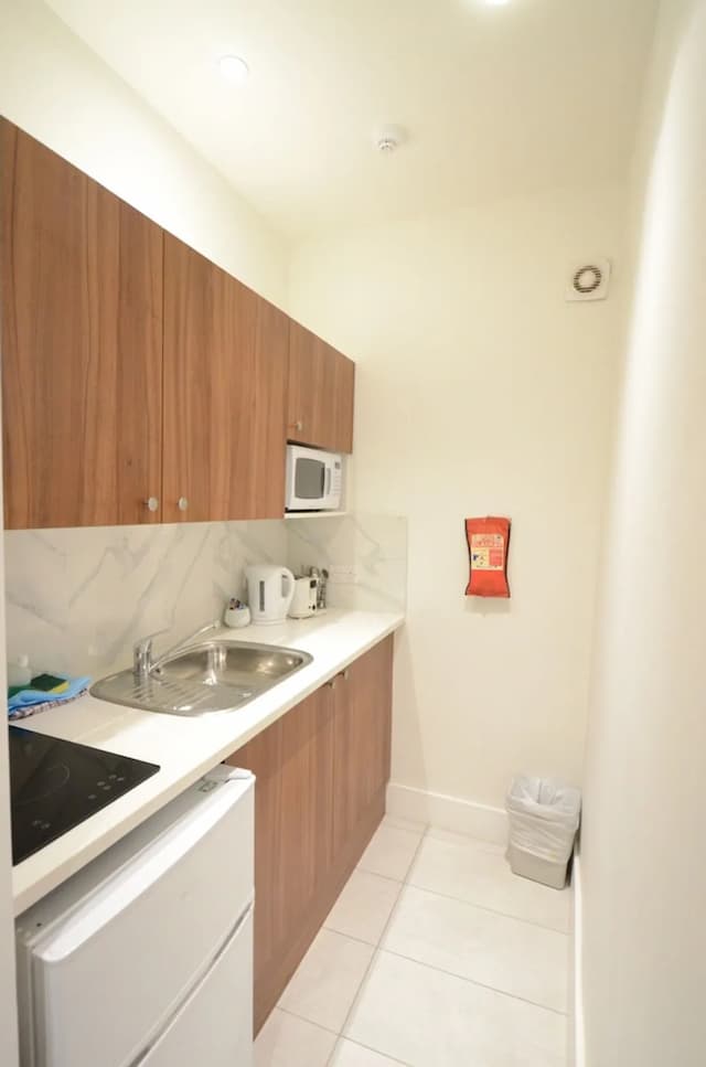 Amber Residence Hotel-Studio, Ensuite (Double Lower Floor)-19