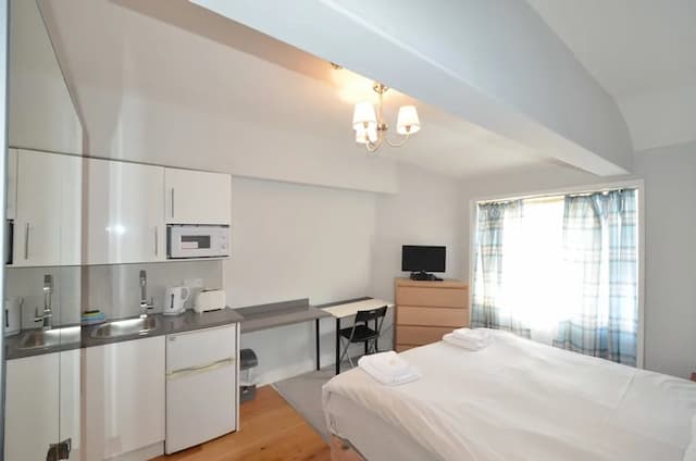 Amber Residence Hotel-Standard Studio, Ensuite (Twin Upper Floor)-5