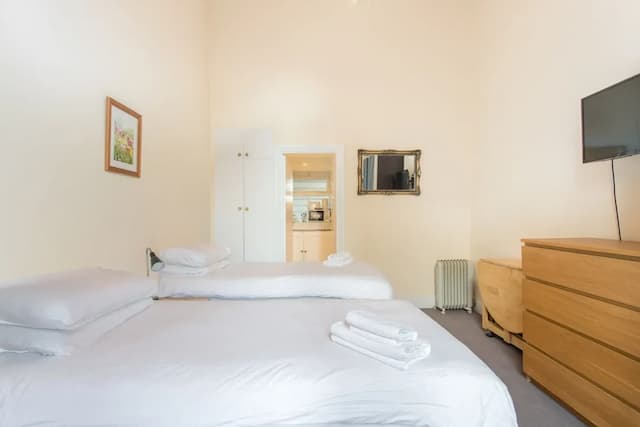 Amber Residence Hotel-Standard Studio, Ensuite (Twin Upper Floor)-3