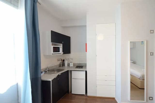 Amber Residence Hotel-Standard Studio, Ensuite (Twin Upper Floor)-17