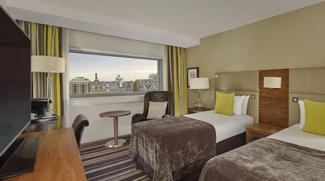 더 타워 호텔, 바이 시슬-이그제큐티브 트윈룸-1