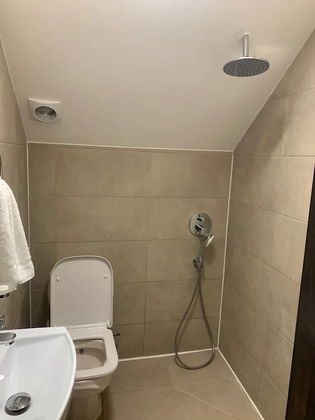 Kings Cross Inn Hotel-Double Room without Window-5