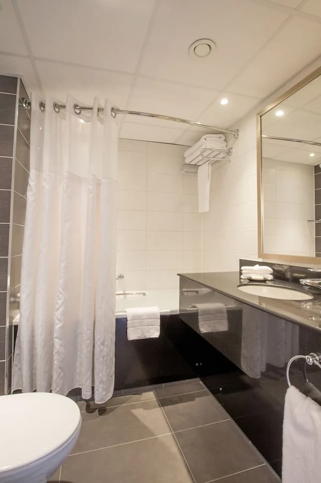 힐튼 런던 올림피아-주니어 스위트, 더블침대 1개-4