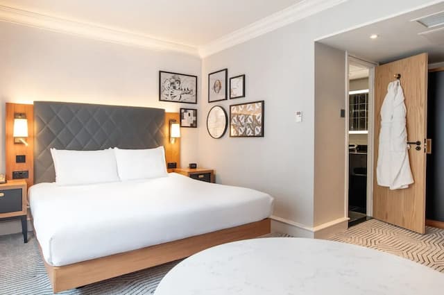 힐튼 런던 올림피아-프리미엄룸, 킹사이즈침대 1개-11