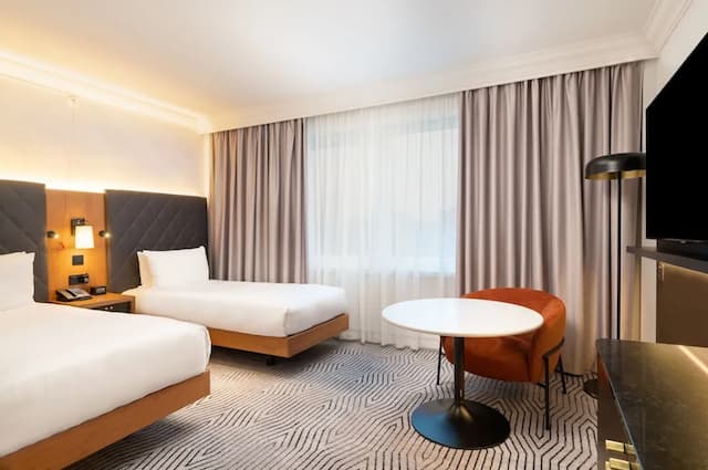 힐튼 런던 올림피아-룸, 싱글침대 2개, 장애인 지원-5