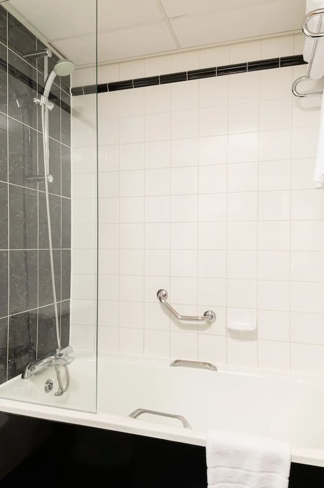 힐튼 런던 올림피아-디럭스 더블룸-3