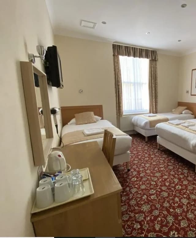 Belvedere Hotel-Quadruple Room-3