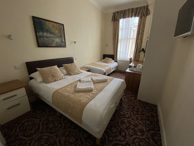 Belvedere Hotel-Triple Room-4