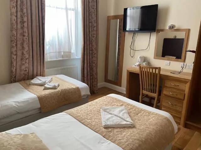 Belvedere Hotel-Twin Room-2