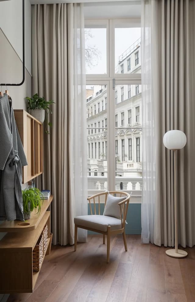 Inhabit Queen's Gardens, a Member of Design Hotels-Roomy-2