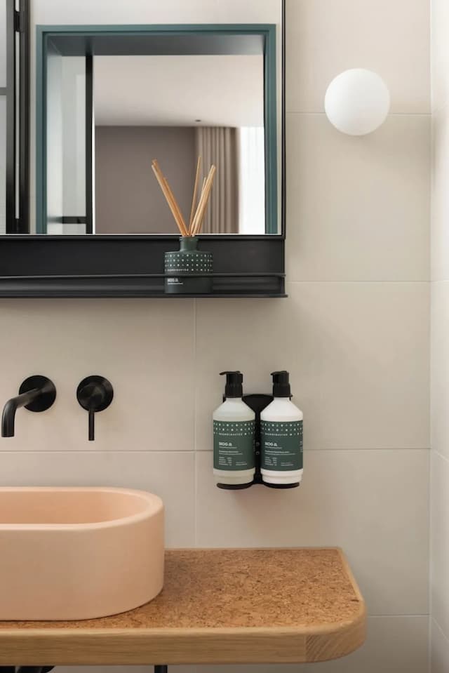 Inhabit Queen's Gardens, a Member of Design Hotels-Cosy Family-5