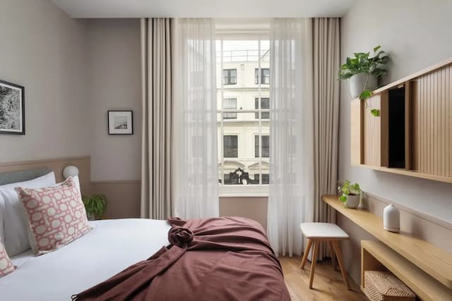 Inhabit Queen's Gardens, a Member of Design Hotels-Cosy-1