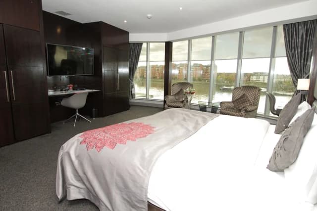 Rafayel on the Left Bank-Emperor Suite, river view-8