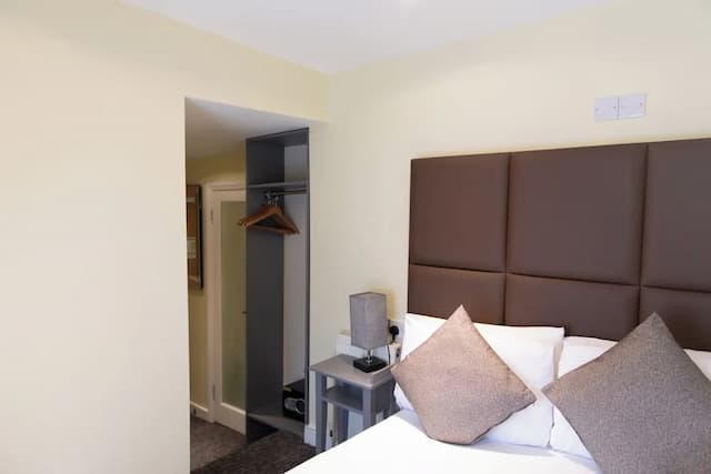 Duke of Leinster-Single Room-6