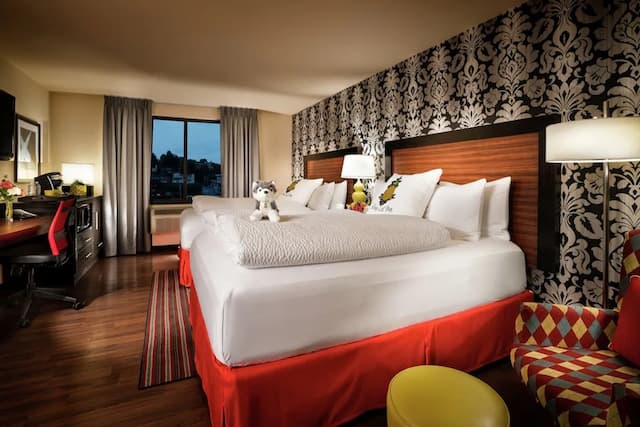 Staypineapple, The Maxwell Hotel, Seattle Center Seattle-Room, 2 Queen Beds-1