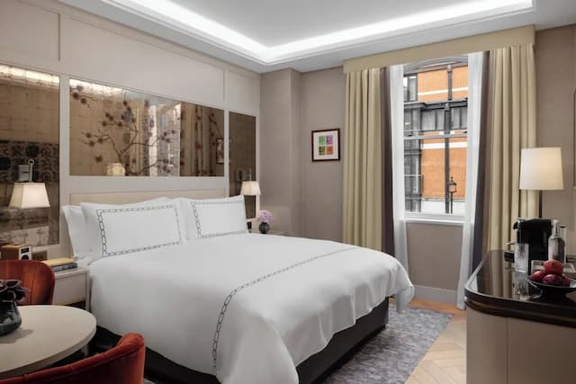 The Biltmore Mayfair-Deluxe Room, 1 King Bed-1