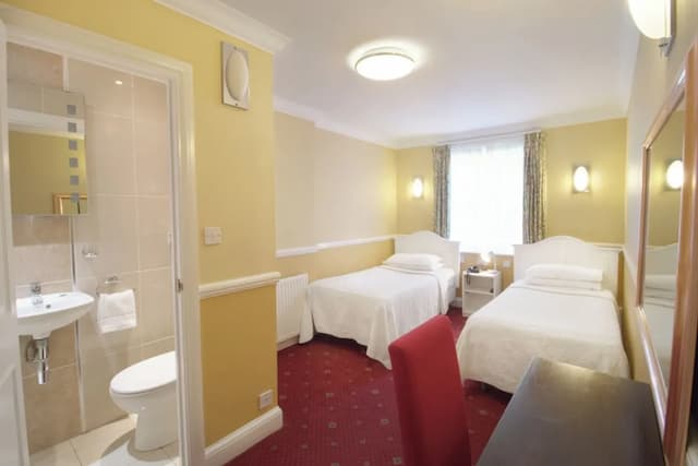 Balmoral House Hotel-Double or Twin Room-4