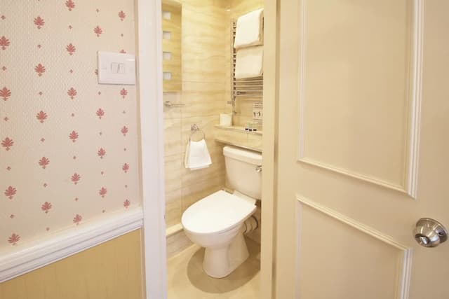 Balmoral House Hotel-Double or Twin Room-7