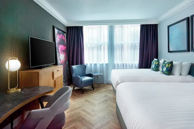 NYX Hotel London Holborn by Leonardo Hotels-Designer Executive Room with 2 King Beds-2