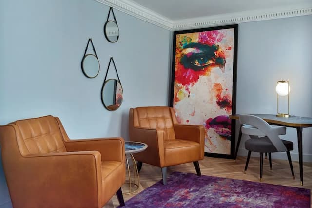 NYX Hotel London Holborn by Leonardo Hotels-Designer Executive Room - with Super King bed-3