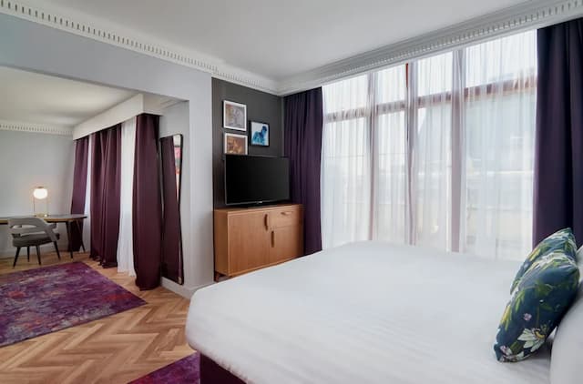 NYX Hotel London Holborn by Leonardo Hotels-Junior Studio Suite-1