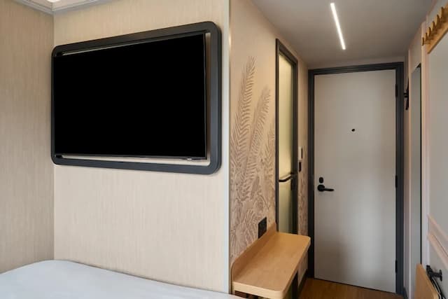 Four Points Flex by Sheraton London Euston-Room, 1 Double Bed (Pod 8sqm)-5