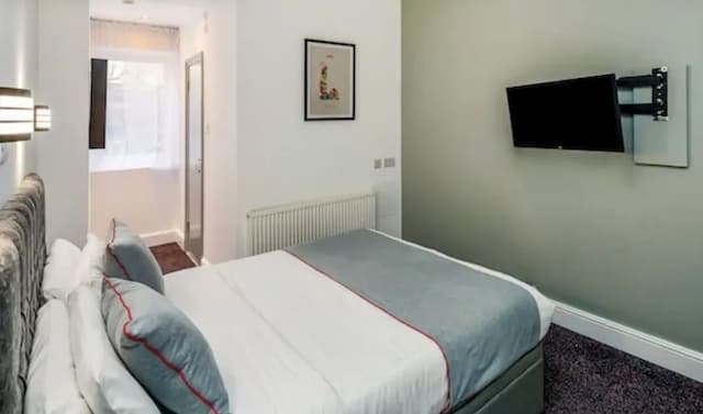 Apollo Hotel Kings Cross-Standard Double Room-6
