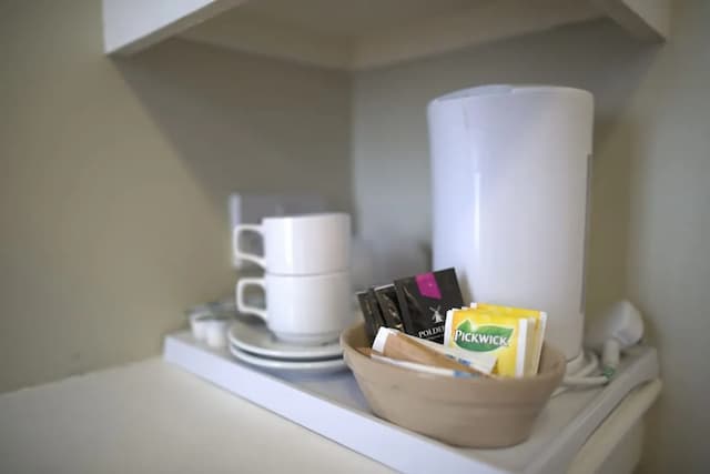 Central Hotel-Standard Single Room, Ensuite-7