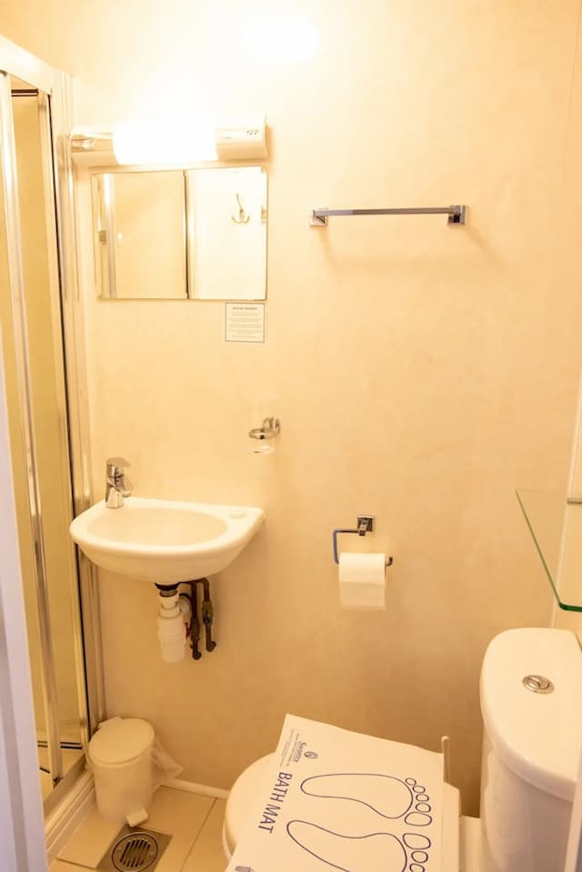 Central Hotel-Standard Single Room, Ensuite-12
