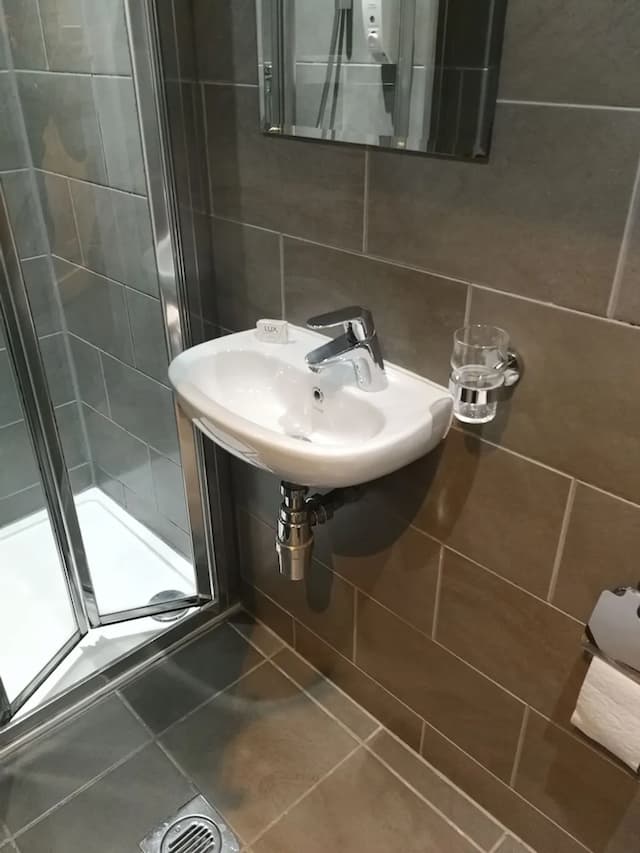 Central Hotel-Standard Single Room, Ensuite-11