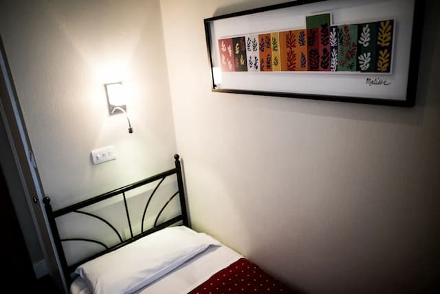 Central Hotel-Standard Single Room, Ensuite-6
