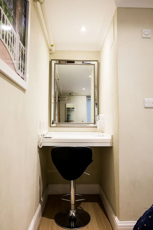 Central Hotel-Standard Double Room, Ensuite-7