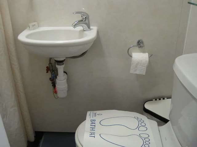 Central Hotel-Standard Double Room, Ensuite-9