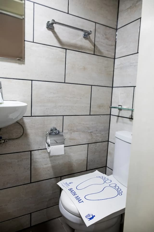 Central Hotel-Standard Twin Room, Ensuite-8