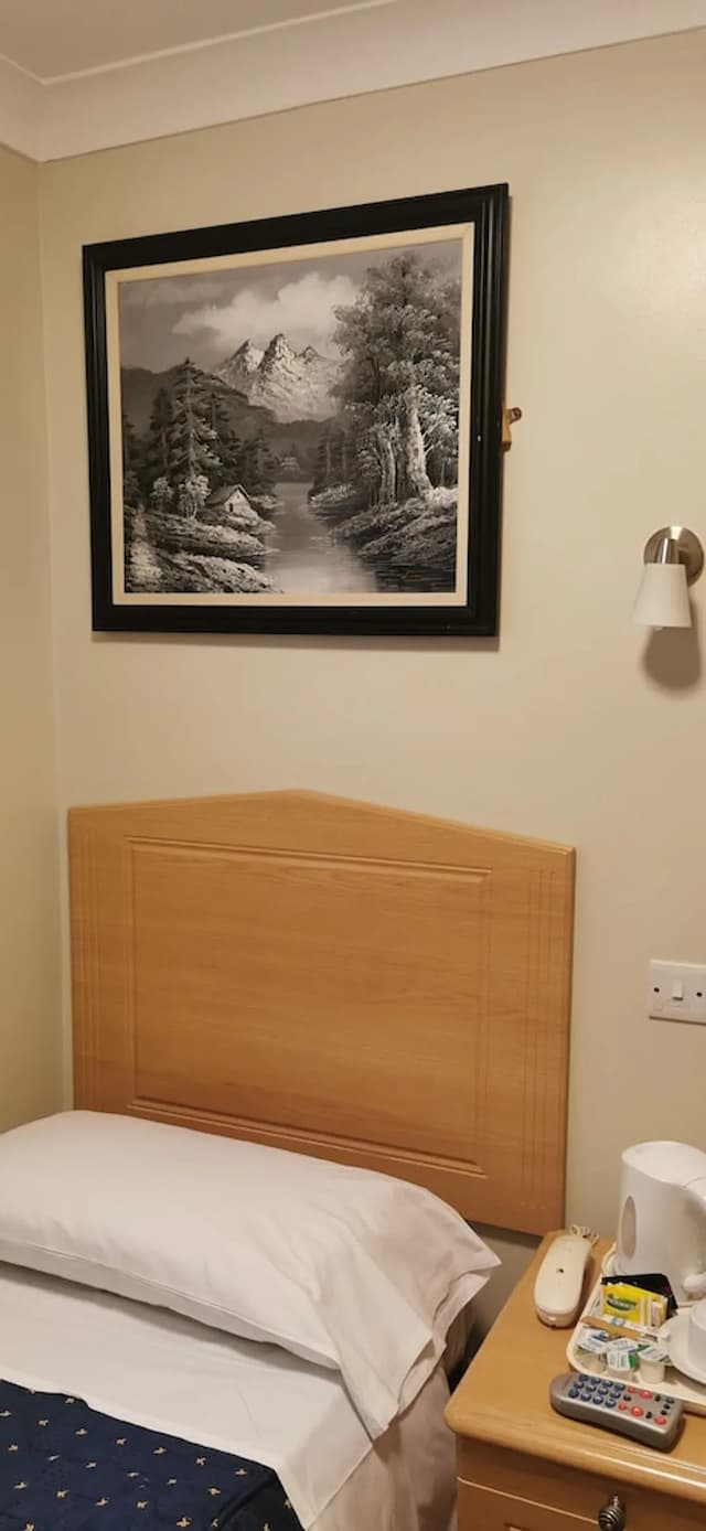 Central Hotel-Economy Single Room, Shared Bathroom-3