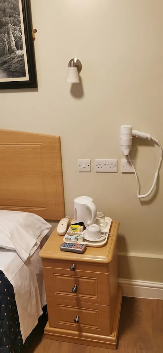 Central Hotel-Economy Single Room, Shared Bathroom-4